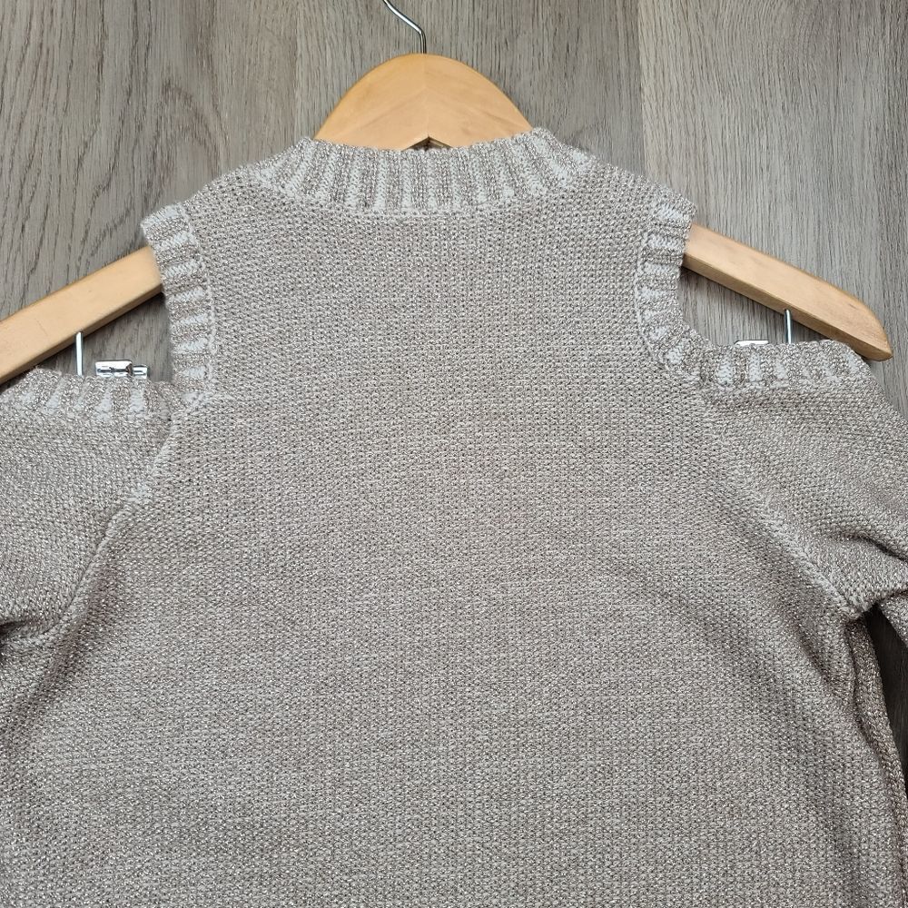 BCBGMaxAzria Cold Shoulder Sweater size XS - Picture 6 of 6